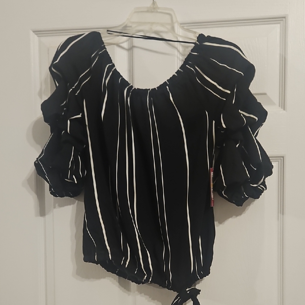 Vince Camuto Black and White Puff Sleeve Blouse